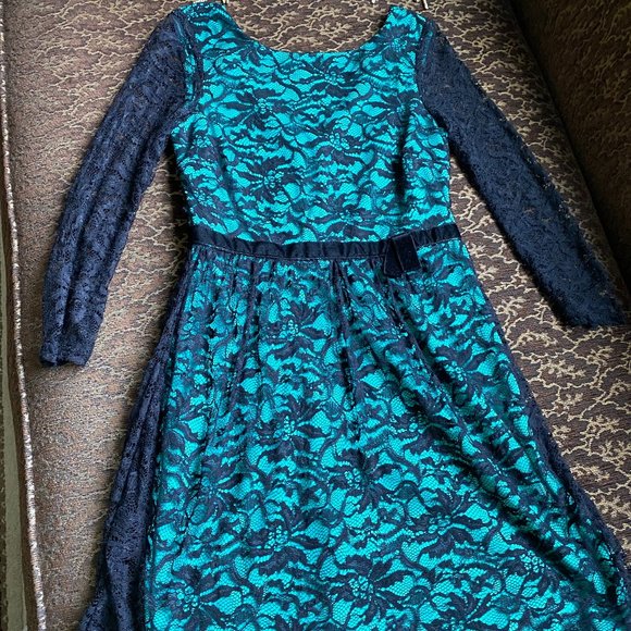 Beautiful Sea Green & Black Lace Dress (Size 5) - Picture 1 of 2